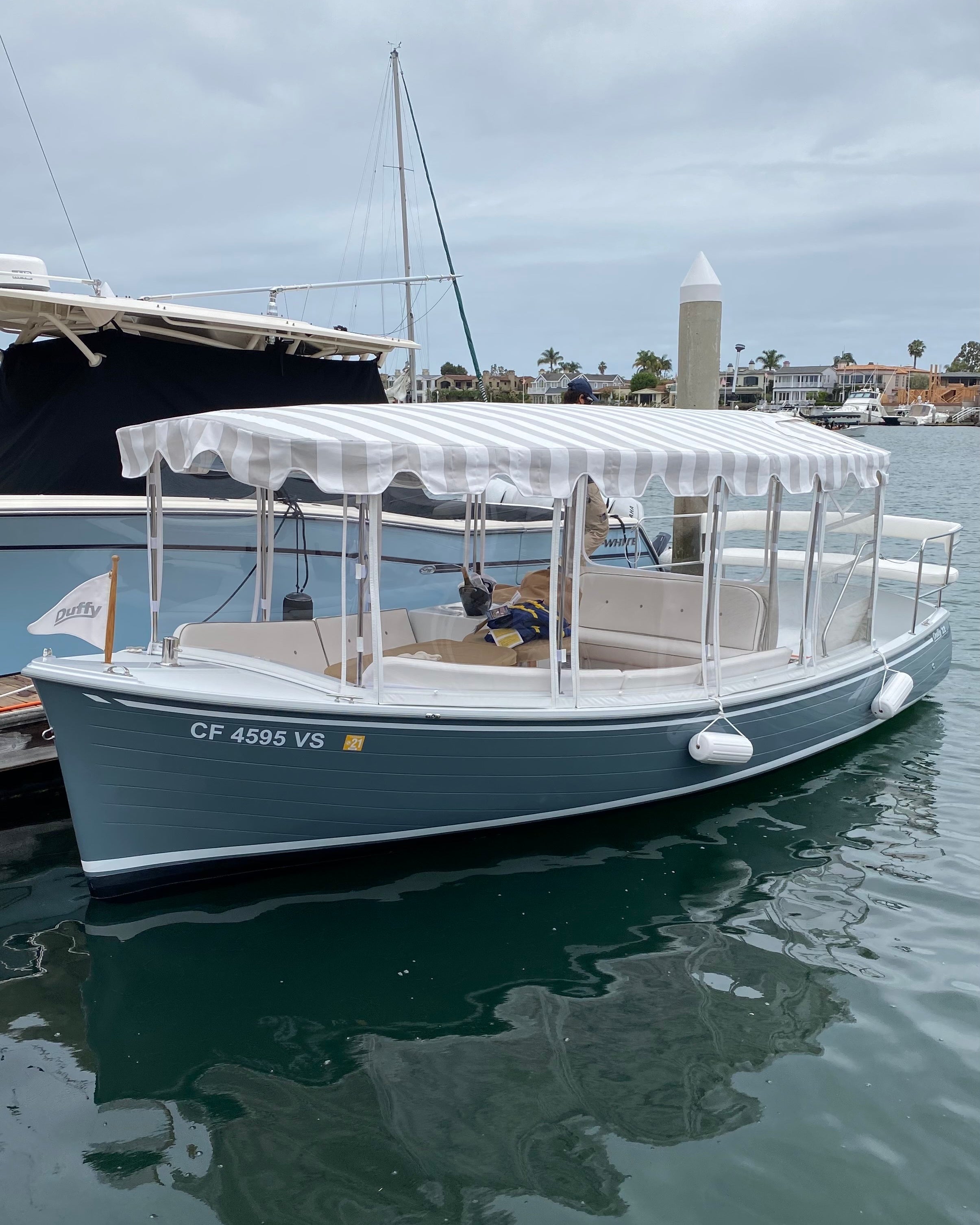 Newport Beach Duffy Boat Rentals | Boutique Duffy Rentals
